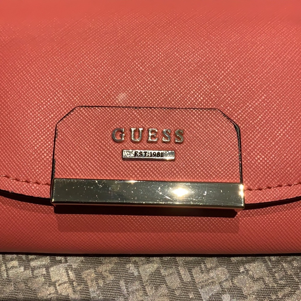 Guess Wallet 🥰 - Picture 5 of 5